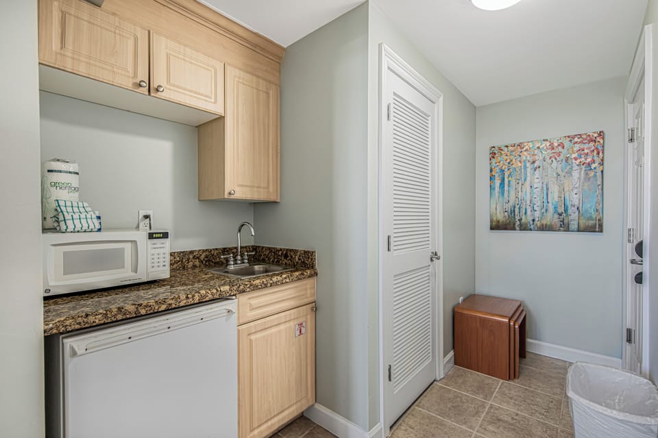 Kitchenette off the 4th bedroom