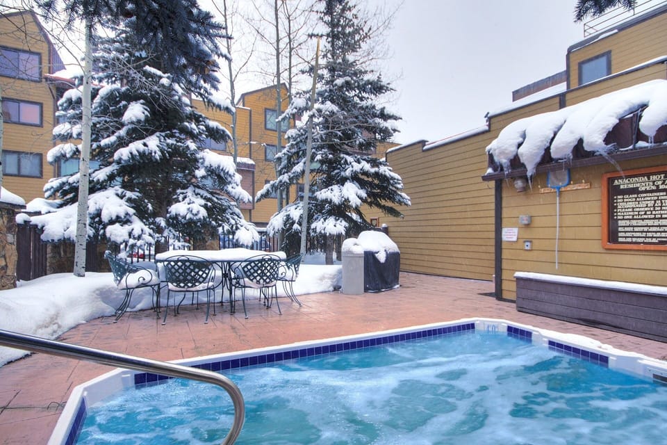Condo, 1 Bedroom | Outdoor dining