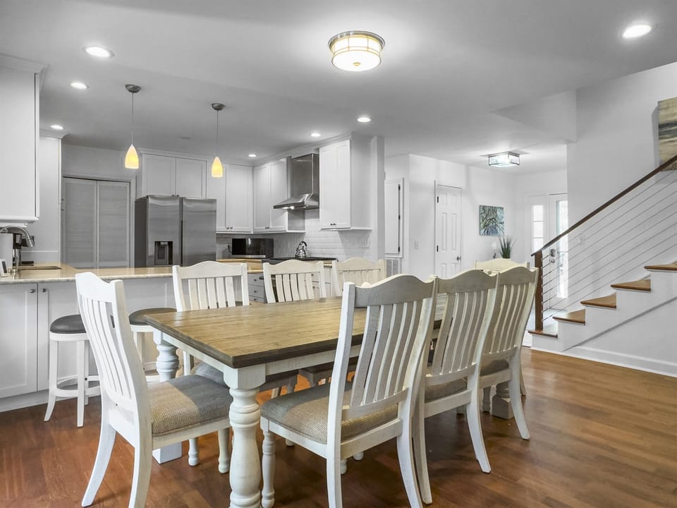 Dining and Kitchen | IOP Poolside Paradise | 112 Sparrow Drive | Isle of Palms, SC | IOP Escapes