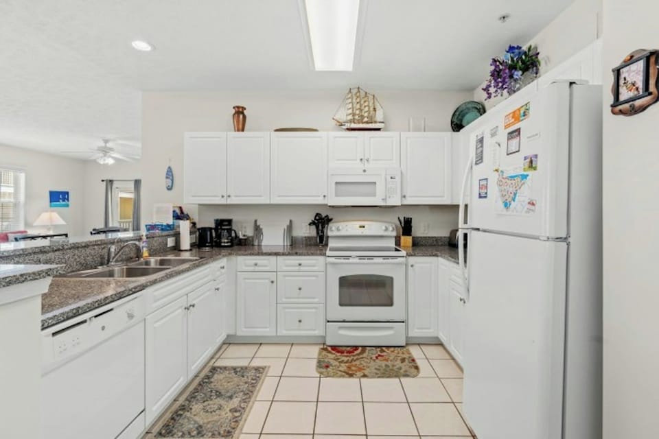 A fully stocked kitchen makes meal preparation a breeze.