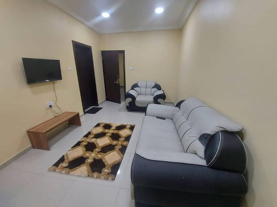 Economy Room, Balcony, City View | Living area