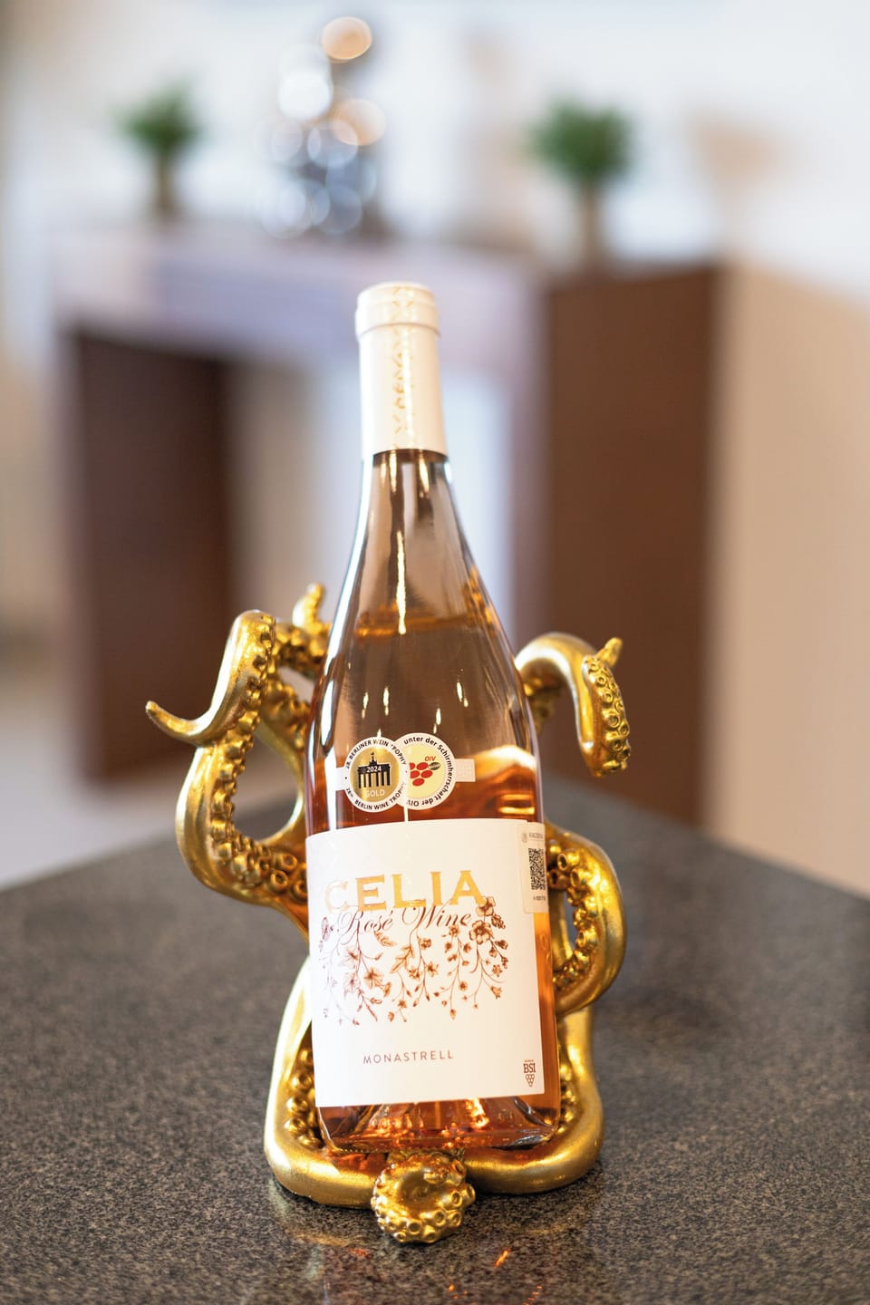 We will provided a complimentary bottle of wine upon arrival. 