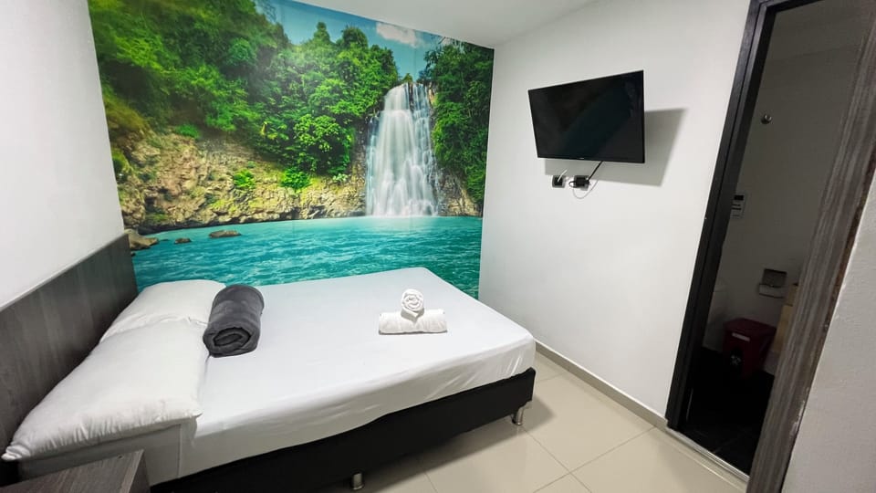 Basic Double Room | Soundproofing, free WiFi, bed sheets