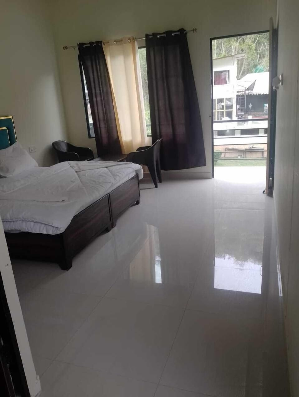 Standard Single Room, 1 Double Bed, Air conditioning, Pool View | Laptop workspace, free WiFi, bed sheets