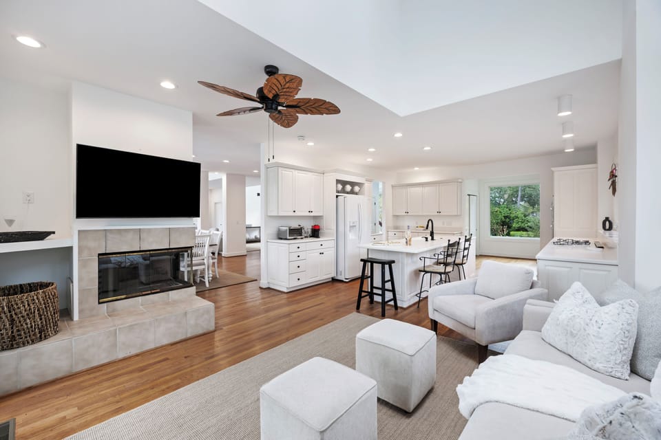 Second Living Room with TV