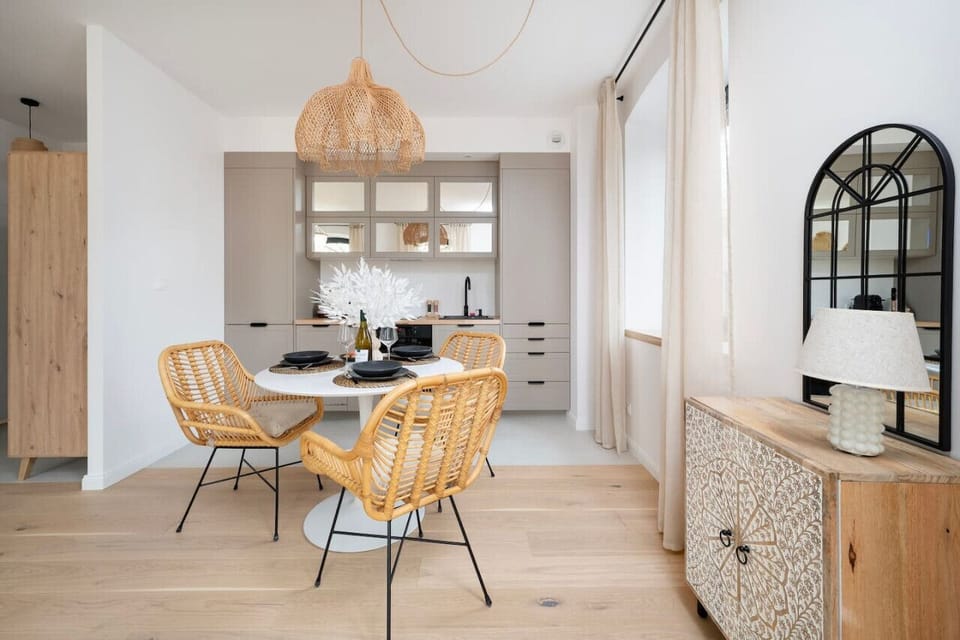 Kitchen with Dining Area | Book Now with RENTUJEMY.COM