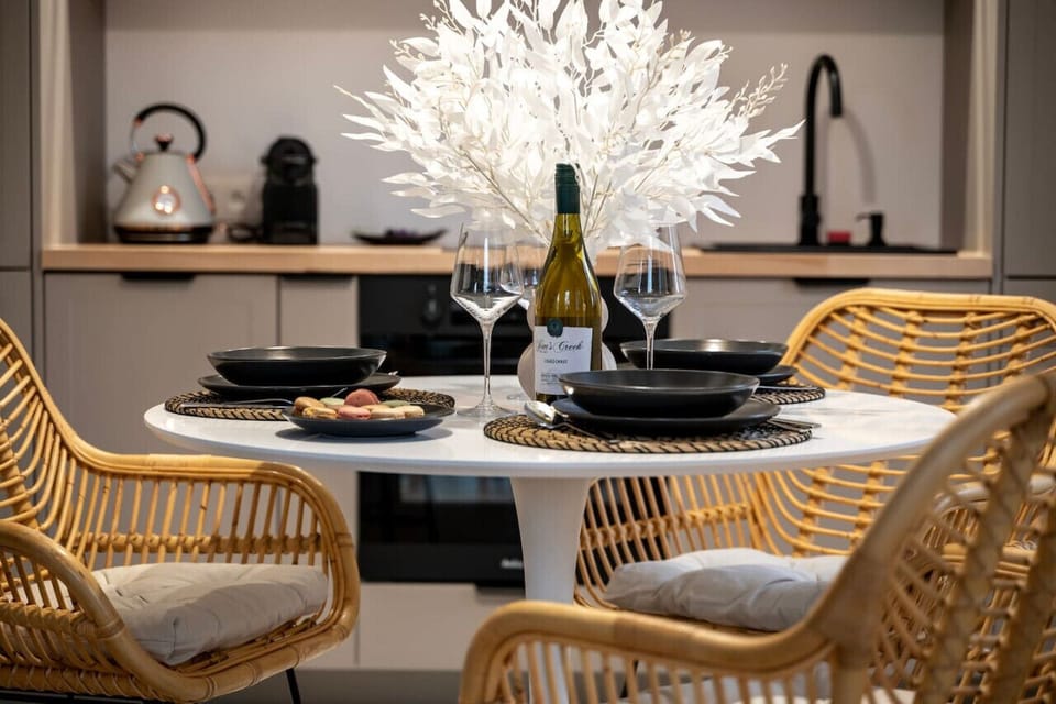 Kitchen with Dining Area | Book Now with RENTUJEMY.COM