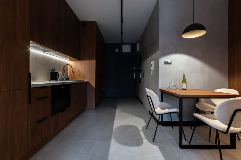 Dining Area | Book Now with RENTUJEMY.COM