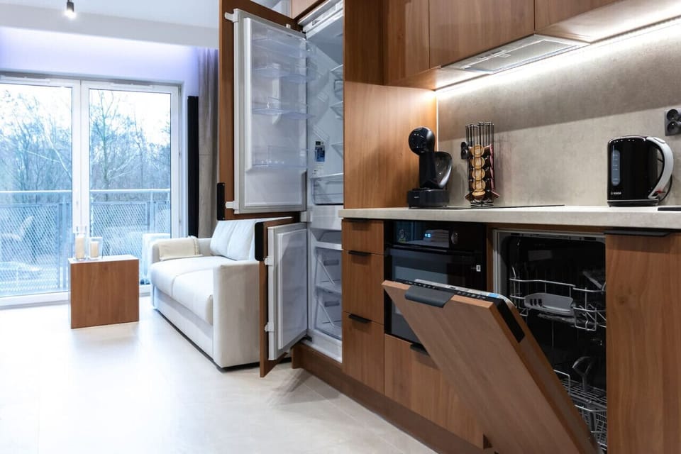 Kitchen with Dishwasher | Book Now with RENTUJEMY.COM