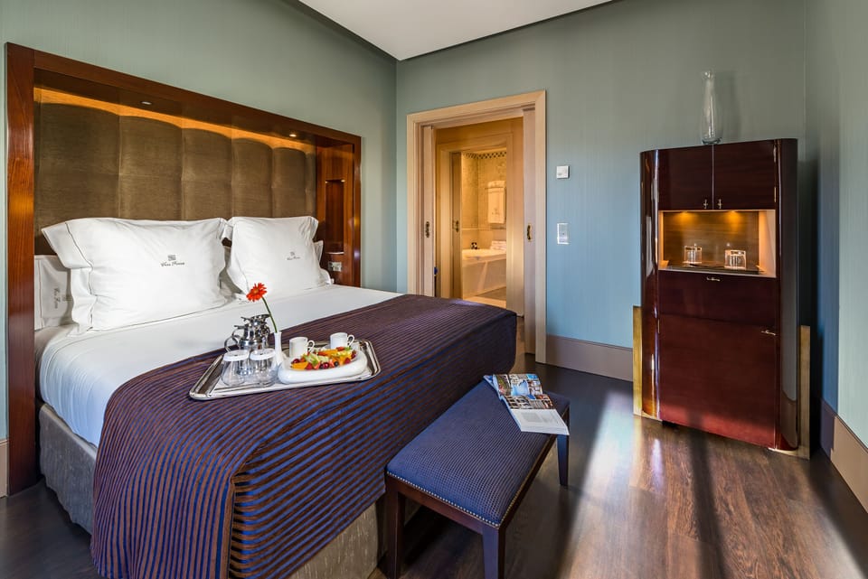 In-room safe, desk, laptop workspace, blackout drapes