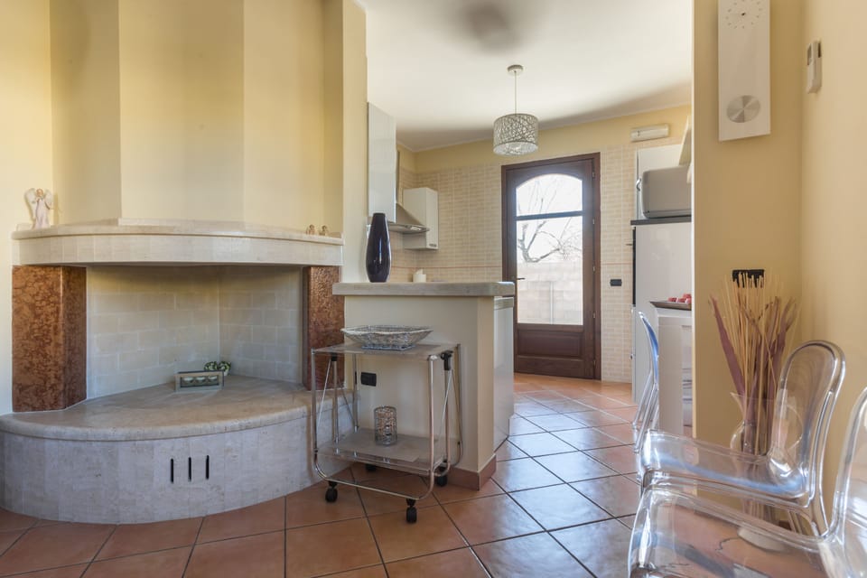 Luxury Apartment, 1 Bedroom, Accessible, Ensuite | Living room | 40-inch flat-screen TV with cable channels, TV