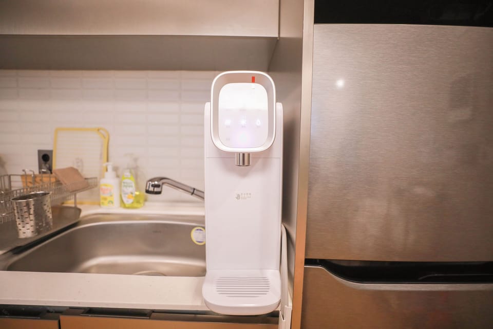 Fridge, microwave, rice cooker, cookware/dishes/utensils