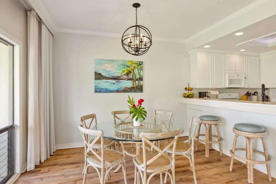 Dining Room & Kitchen
