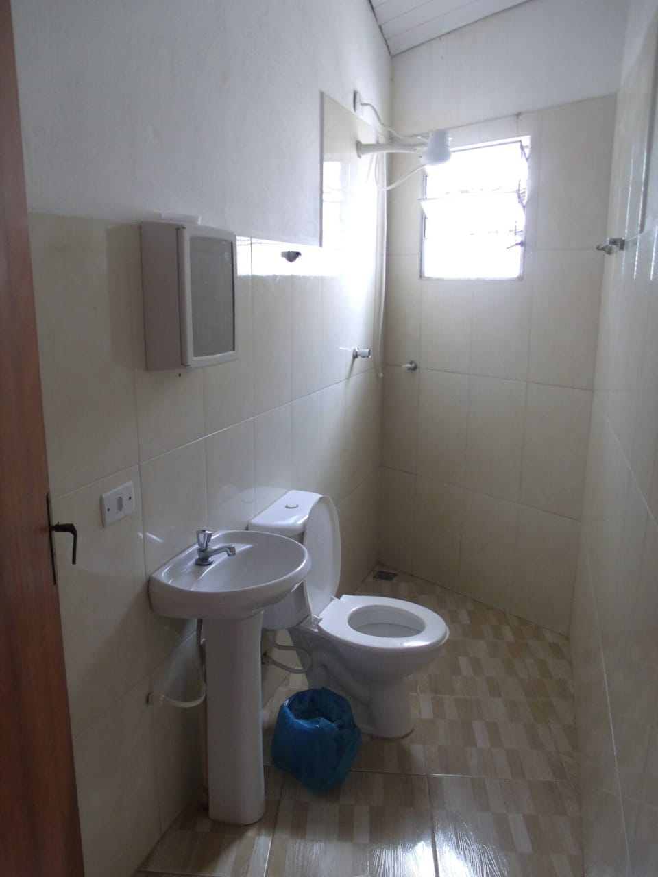 Minibar, WiFi (free)