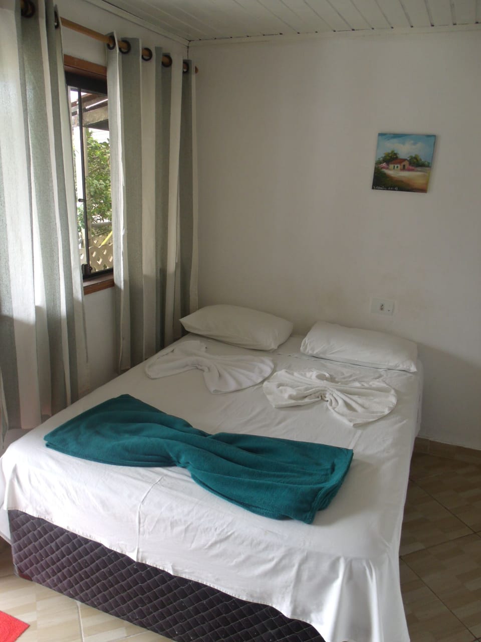 Minibar, WiFi (free)