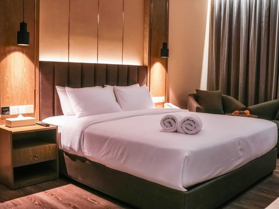 Deluxe Studio, City View | In-room safe, desk, iron/ironing board, WiFi (free)