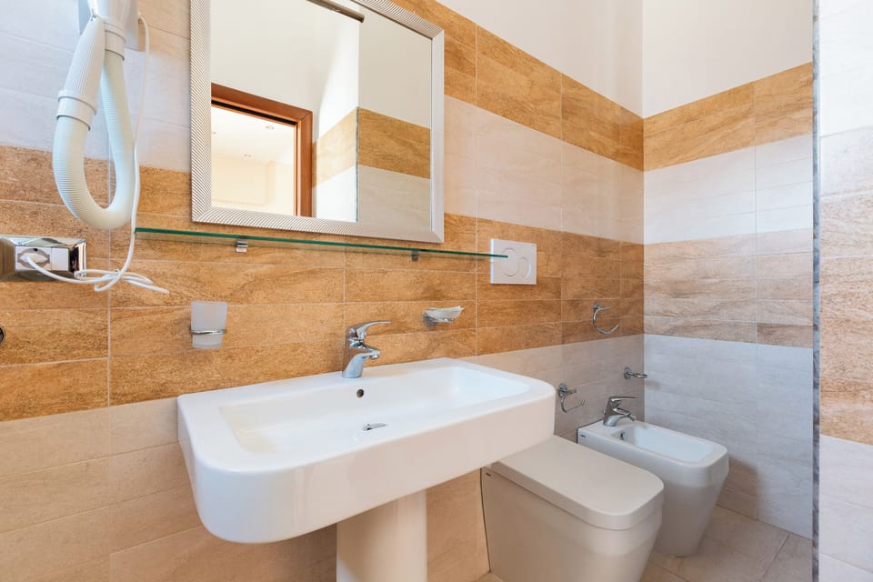 Desk, blackout drapes, soundproofing, free WiFi