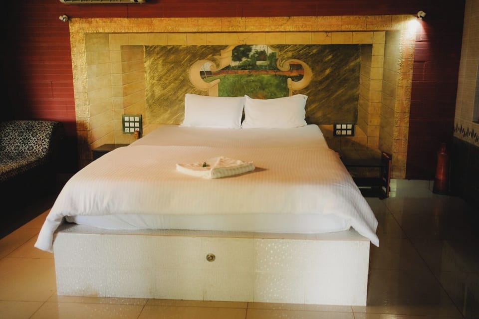 Deluxe Double Room, Garden View | In-room safe, desk, soundproofing, free WiFi