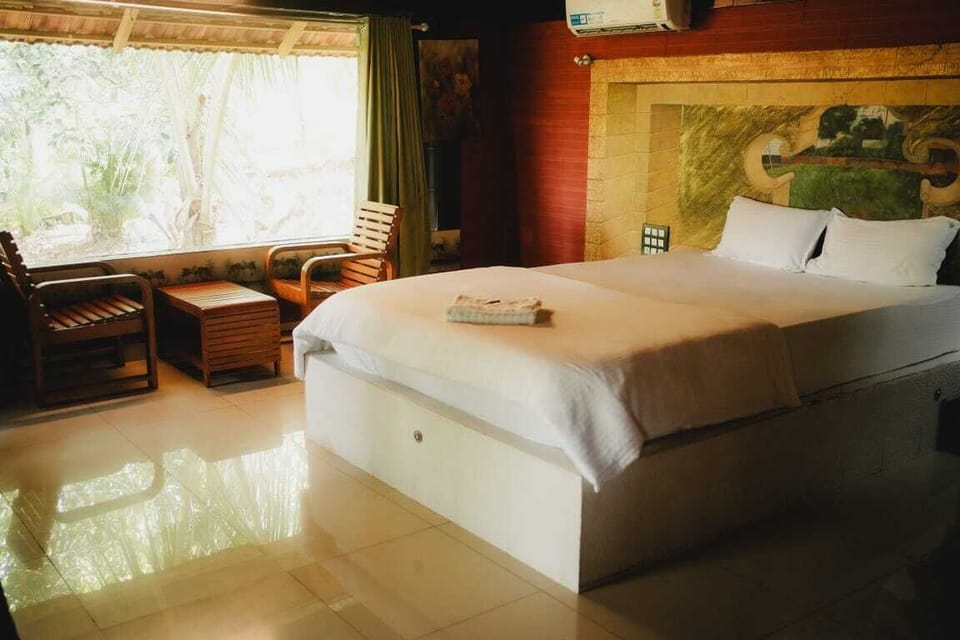 Deluxe Double Room, Garden View | In-room safe, desk, soundproofing, free WiFi