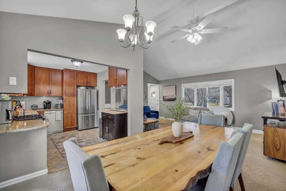 Dine, relax, and unwind in this thoughtfully designed space—perfect for groups and families!