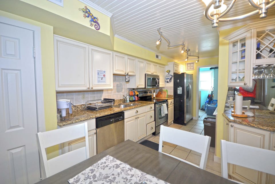 DINING-AREA