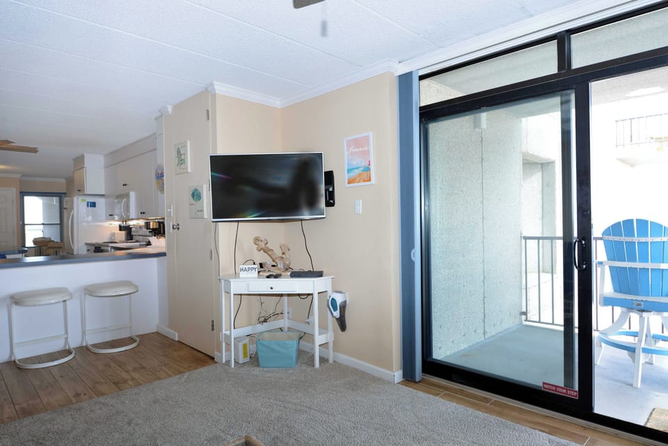 LIVING-AREA