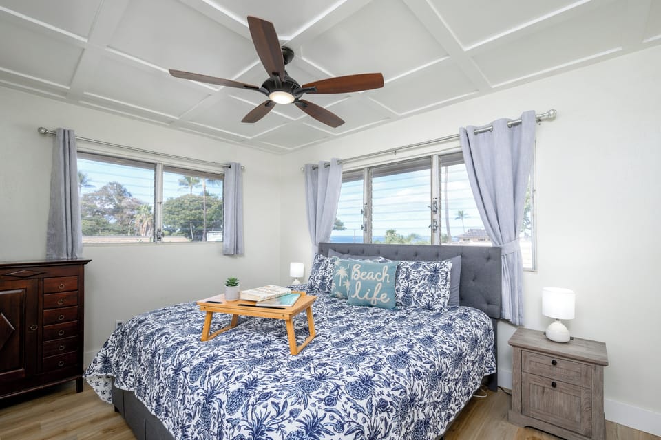 Bedroom with 1 king bed and ocean view