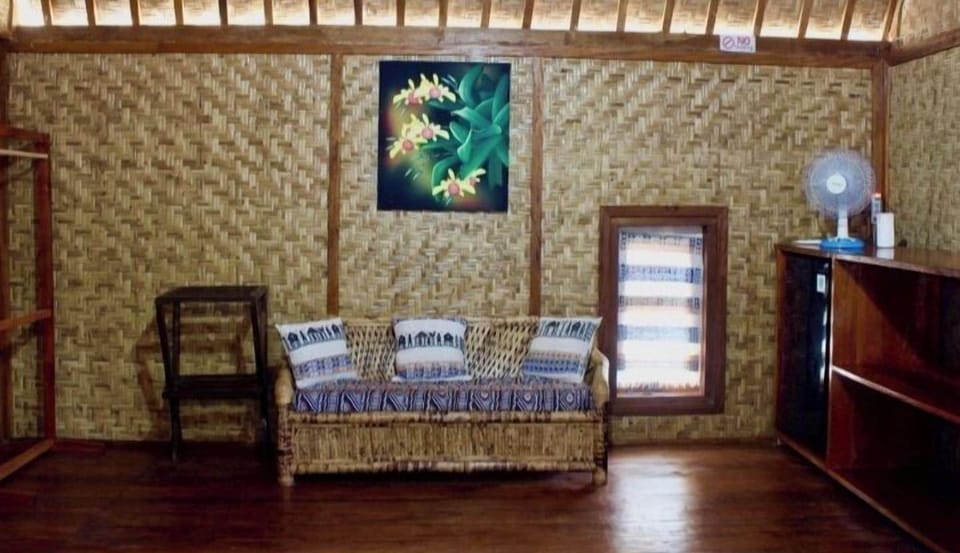 Family Double or Twin Room, 1 Bedroom, Balcony, Sea View | Living area