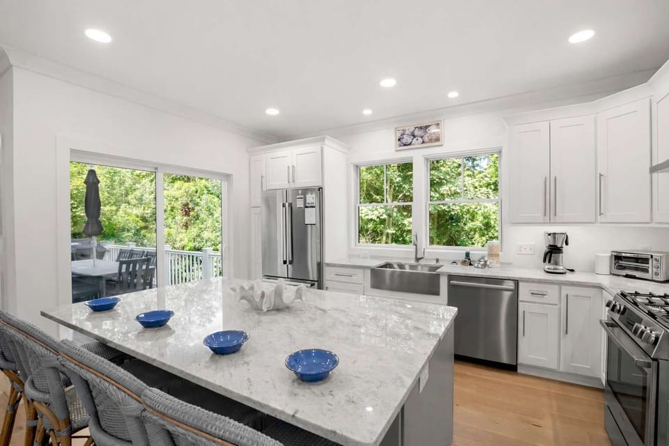 Main House, Full Kitchen