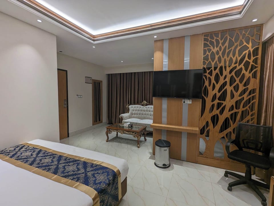 Standard Suite, City View | In-room safe, desk, free WiFi