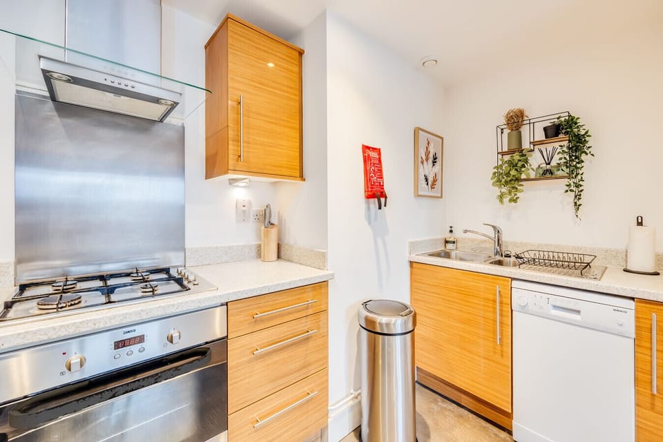 A fully equipped kitchen with everything you need to prepare a home cooked meal