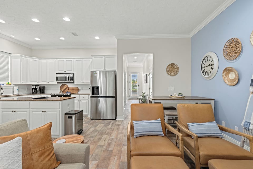 House, Multiple Beds, Balcony, Garden View (7818 Thomas Dr) | Interior