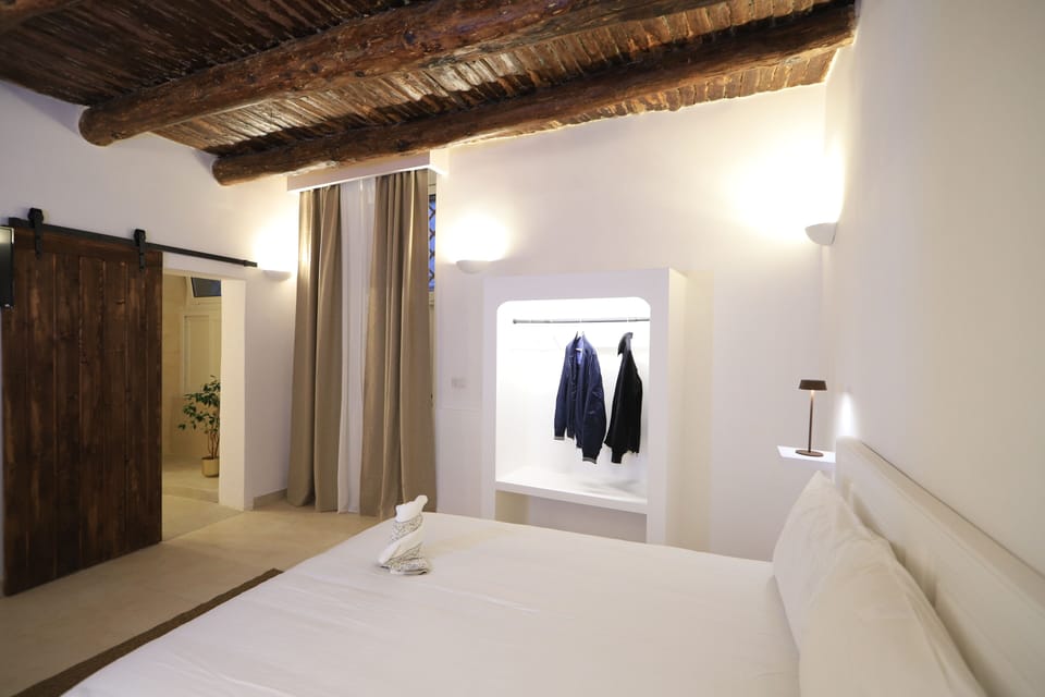 Classic Double Room (S. Teresella) | Pillowtop beds, soundproofing, free WiFi, bed sheets