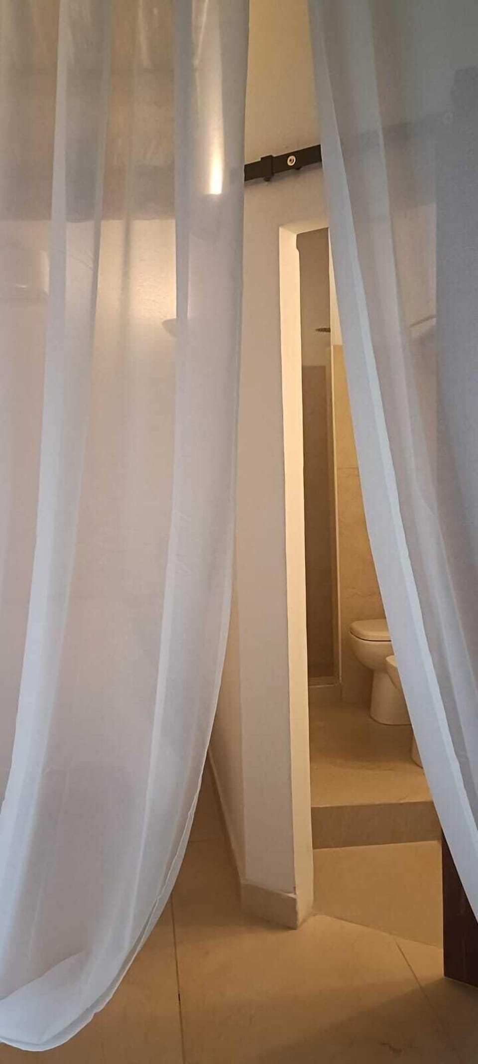 Deluxe Double Room, Balcony | Bathroom | Shower, rainfall showerhead, hair dryer, bidet