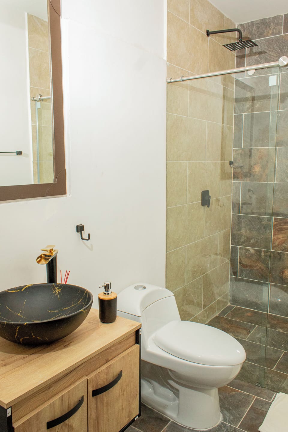 Deluxe Suite, 1 King Bed with Sofa bed, Balcony | Bathroom | Shower, free toiletries, towels, soap