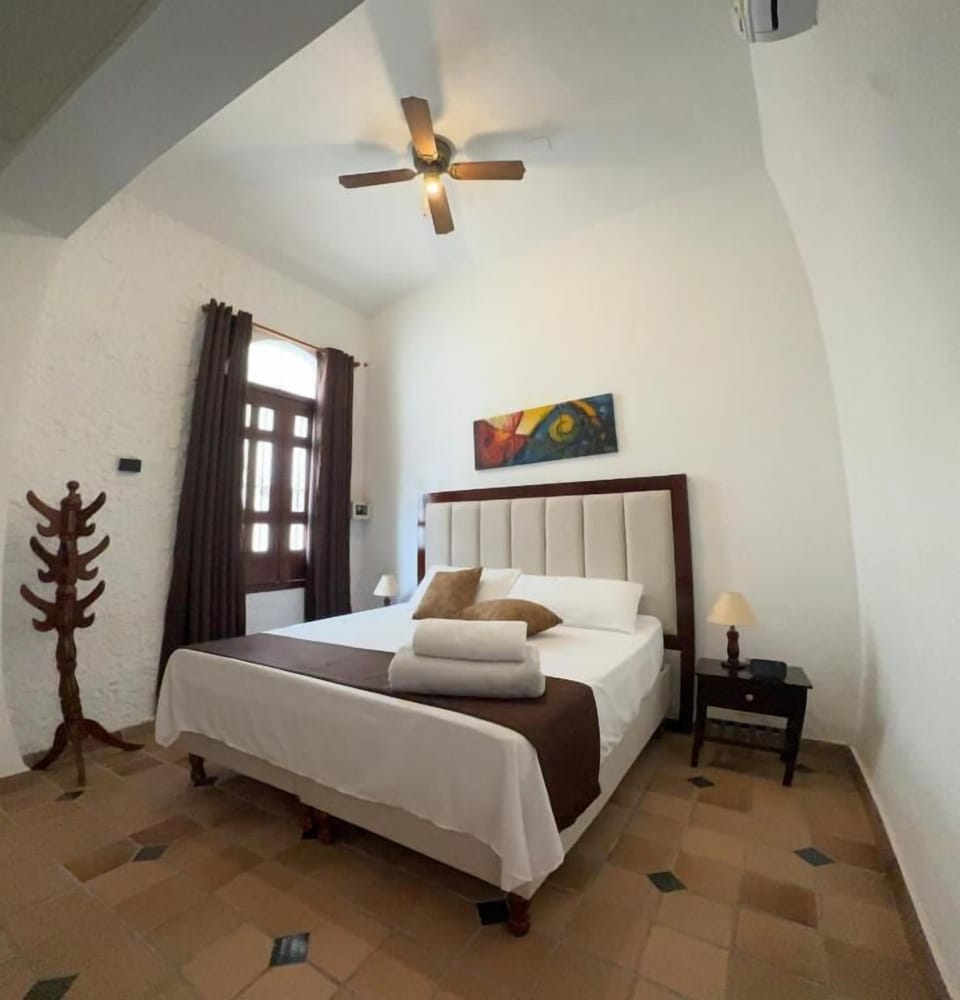Exclusive Double Room | Desk, laptop workspace, iron/ironing board, free WiFi