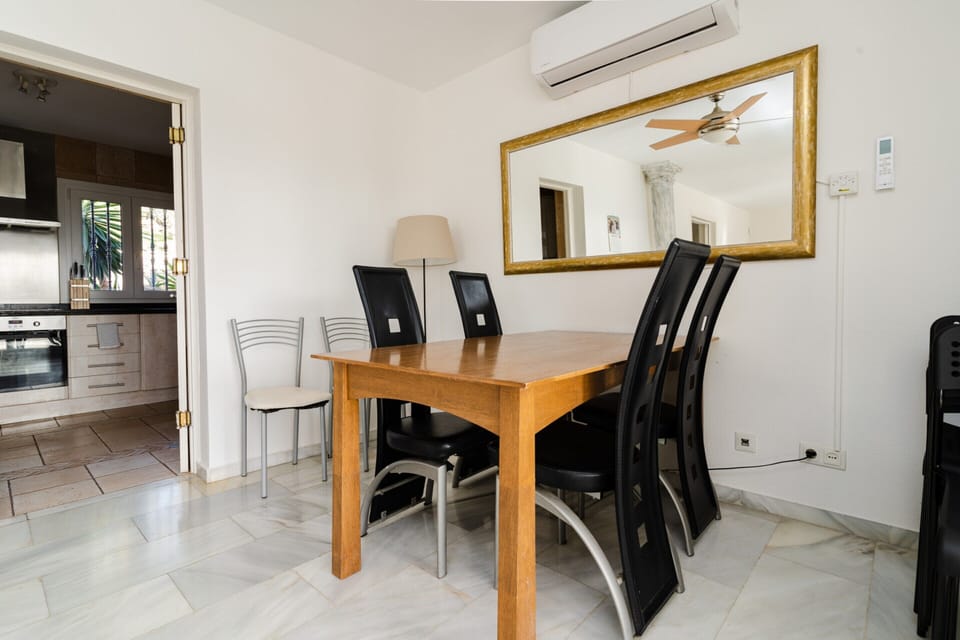 Villa | Dining