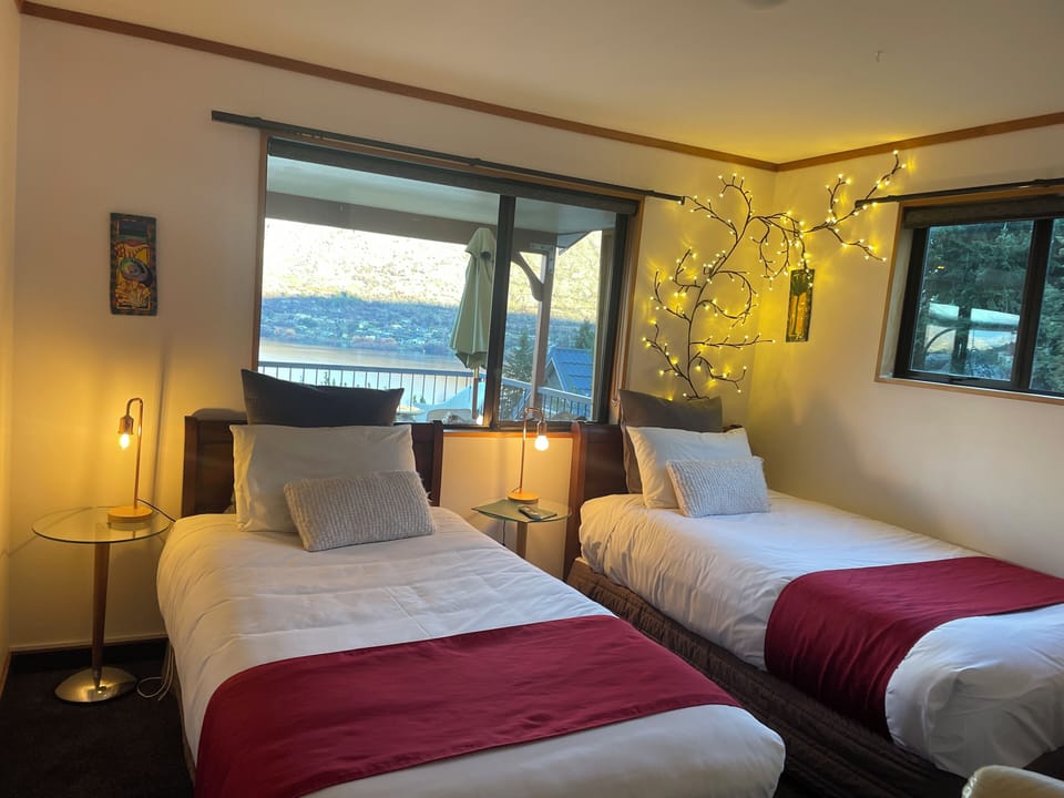 Classic Double or Twin Room, Lake View, Mountainside | Blackout drapes, iron/ironing board, free WiFi