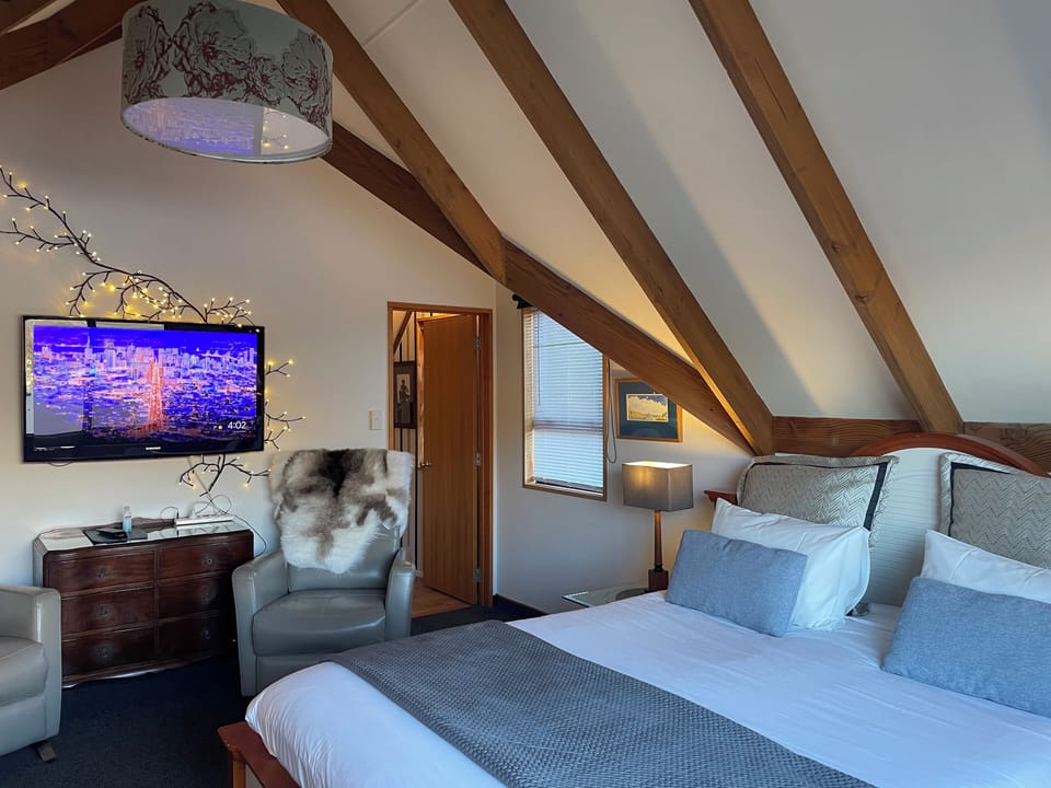 Superior Suite, Lake View | Blackout drapes, iron/ironing board, free WiFi