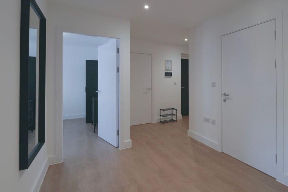 Clean, secure entry — you`ve got the whole floor.