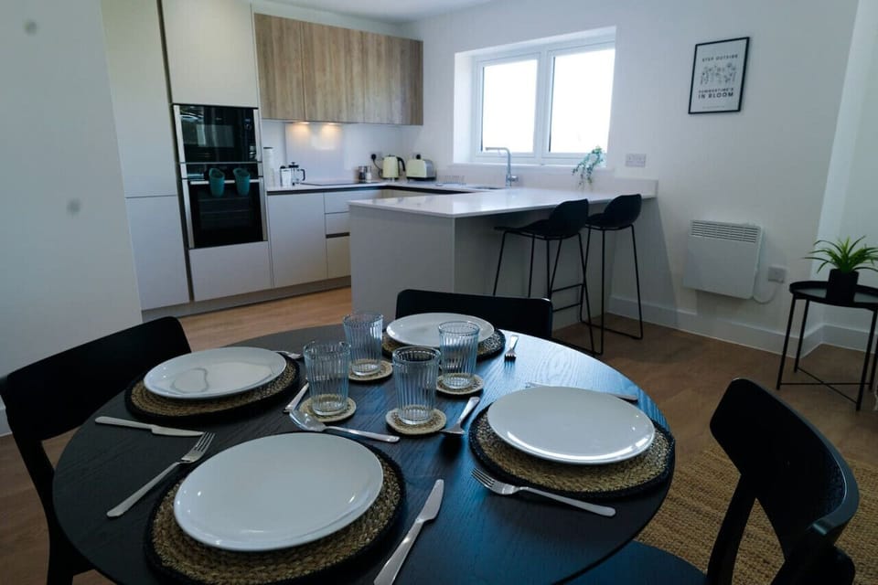 Eat, cook, hang out — all in the same space