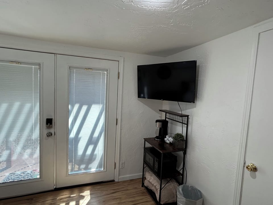 Downstairs bedroom (bedroom 4)