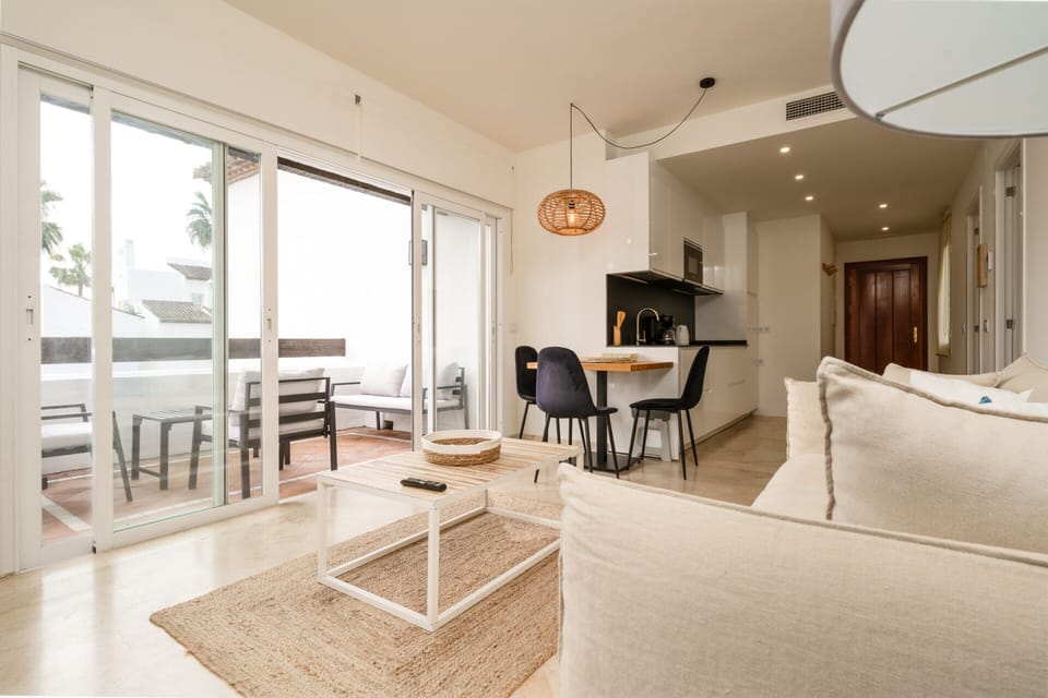 Apartment | Dining