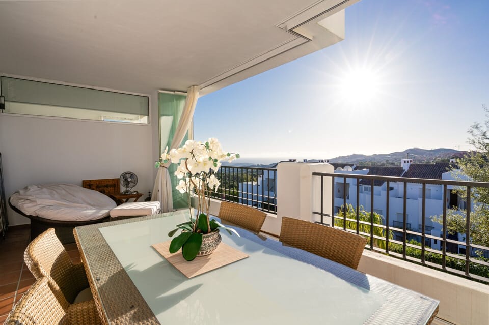 Apartment | Dining