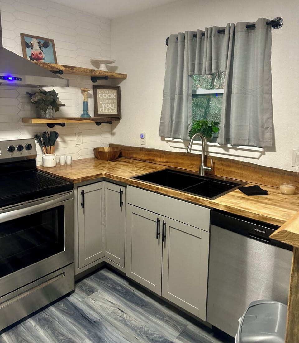 Full Kitchen