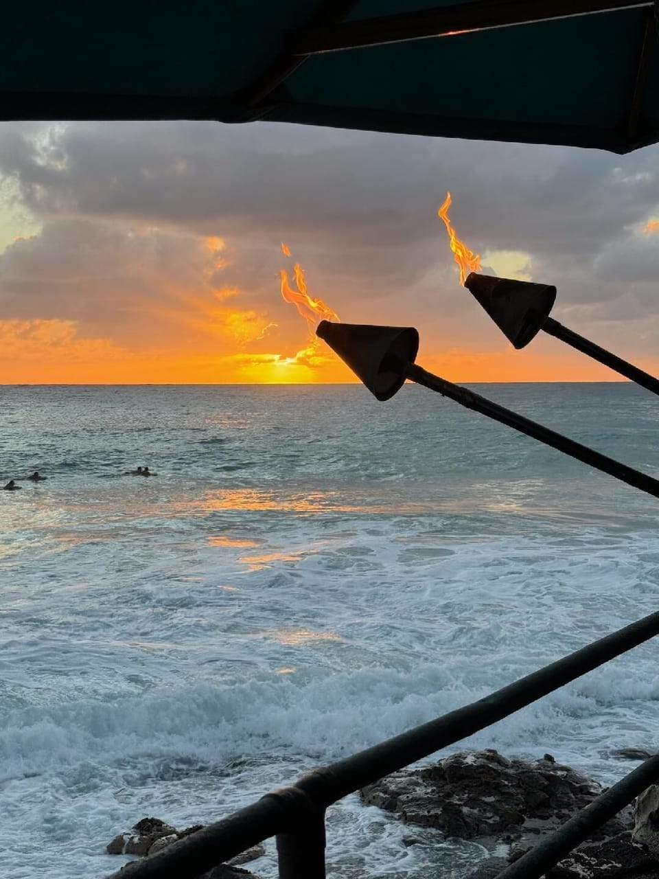 Setting sun at Magics