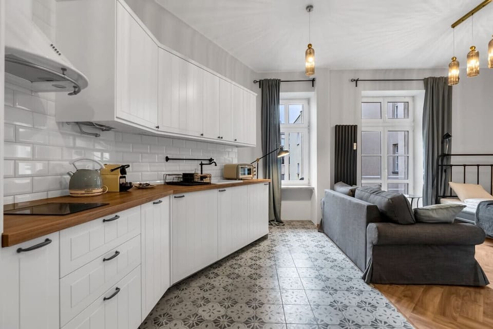 Kitchen with Dishwasher | Book Now with RENTUJEMY.COM