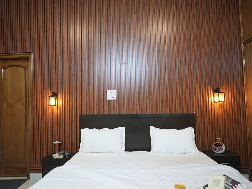 Superior Double or Twin Room, Garden View | In-room safe, desk, laptop workspace, blackout drapes