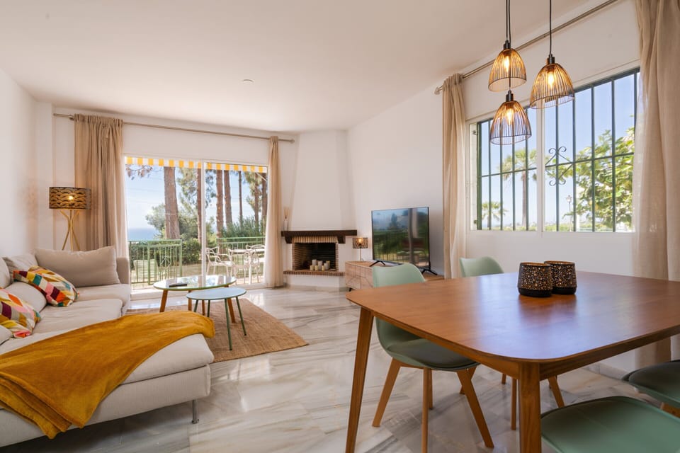 Apartment | Dining