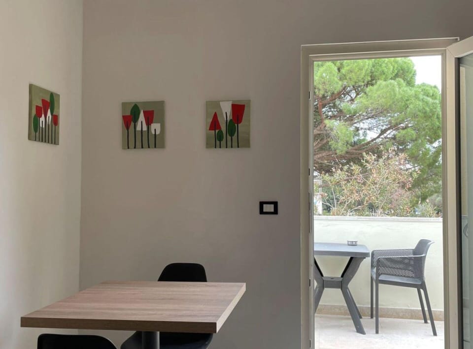 Apartment | Dining
